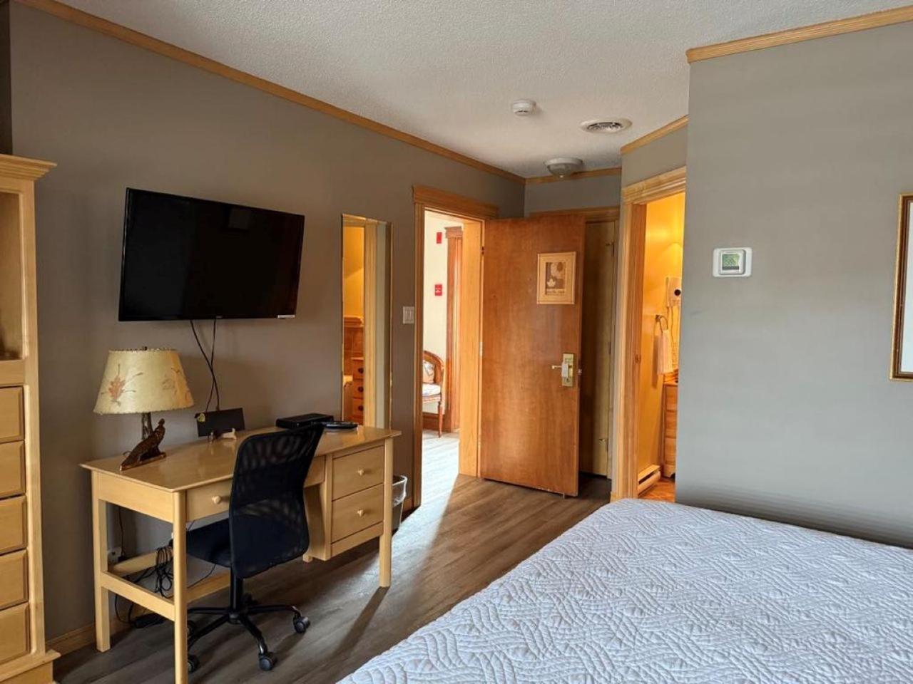 Auberge Micky Inc Edmundston Esterno foto